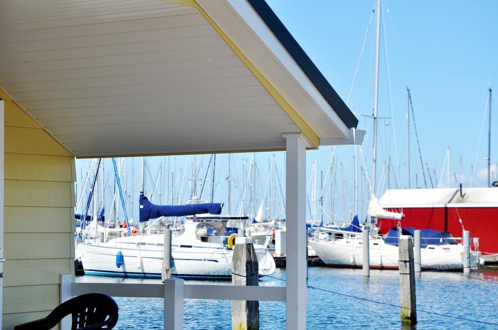 Bestmarine Waterchalets Flevo Marina Lelystad Quarto foto