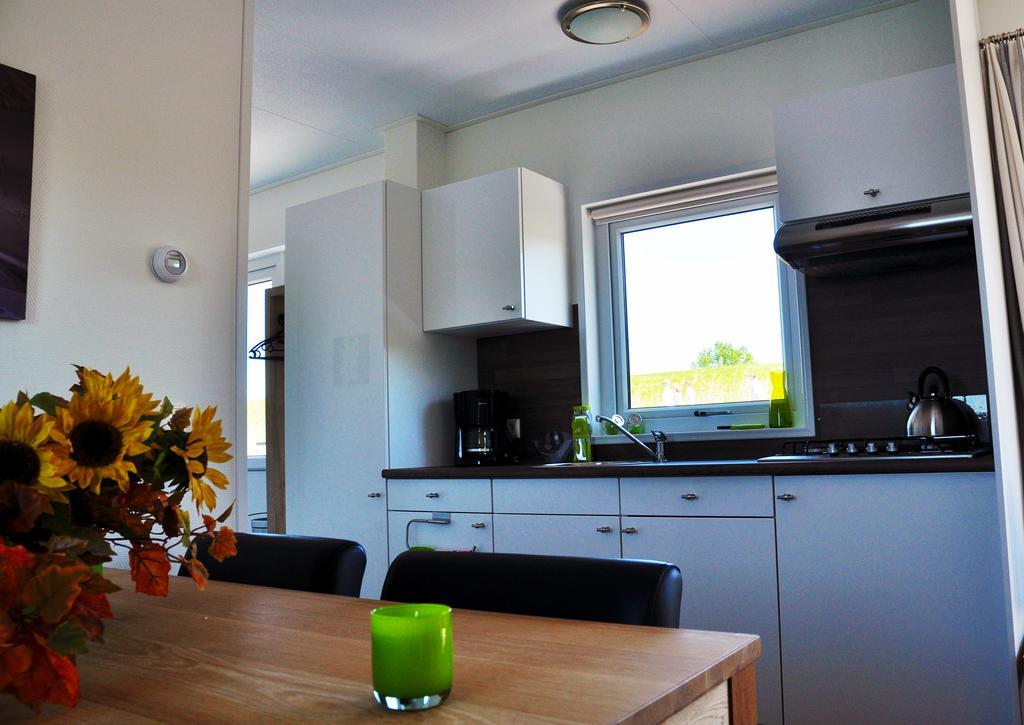 Bestmarine Waterchalets Flevo Marina Lelystad Quarto foto