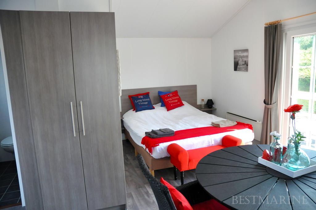 Bestmarine Waterchalets Flevo Marina Lelystad Quarto foto