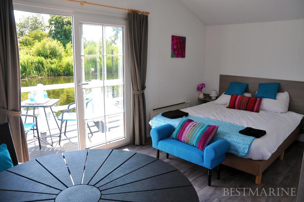Bestmarine Waterchalets Flevo Marina Lelystad Quarto foto